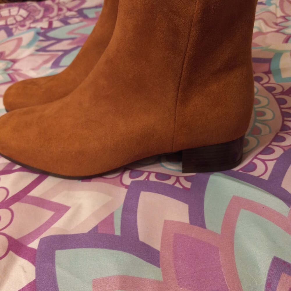 Boots - Picture 3 of 5